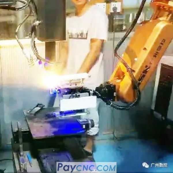 GSK RB08 robot for laser welding and unloading